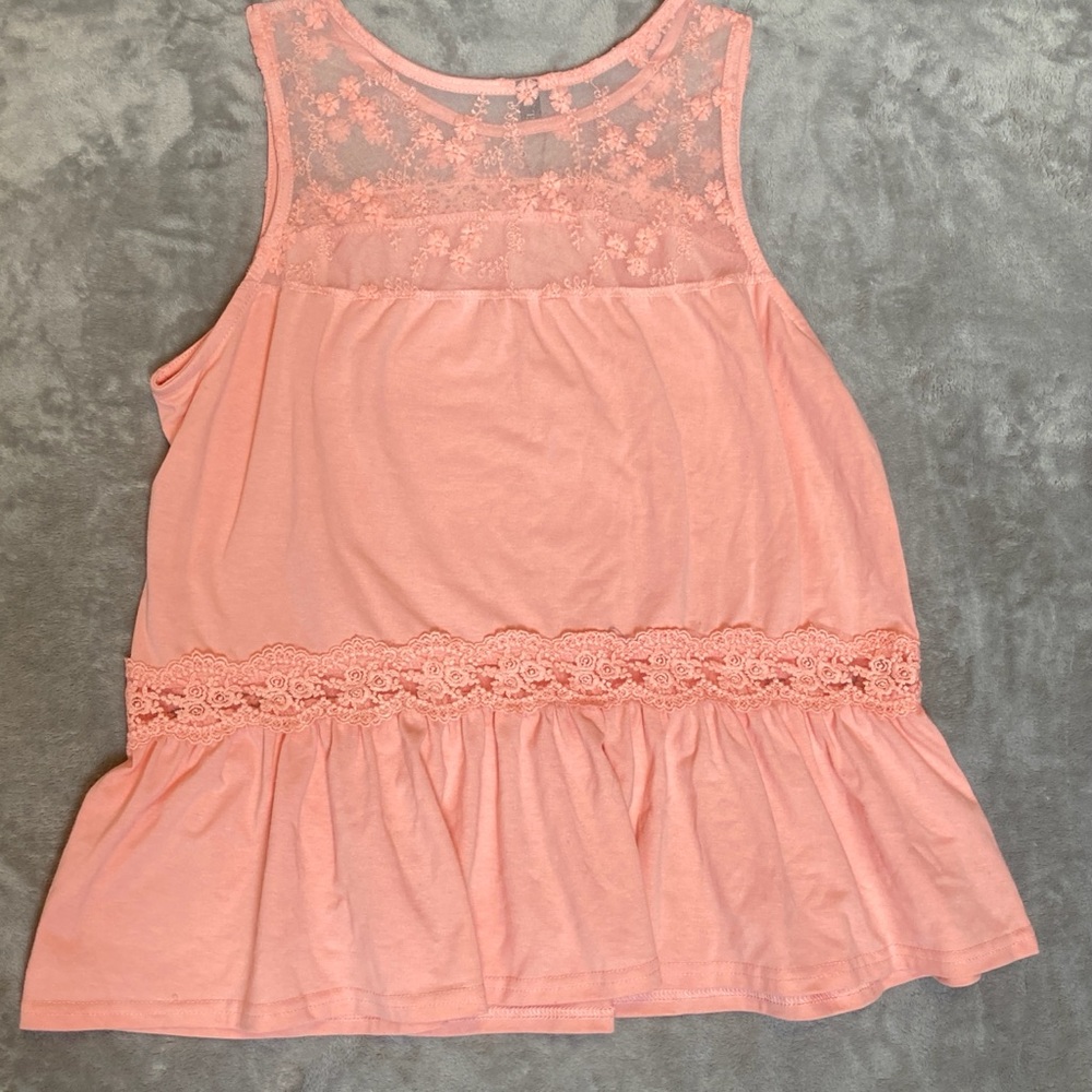 Women’s Coral/Pink Lace Trim Sleeveless Peplum Top - Picture 3 of 13